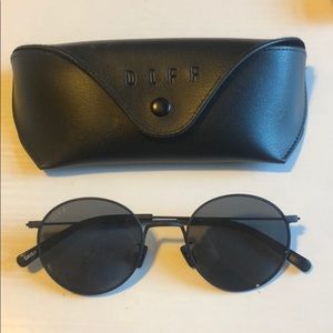 Diff Daisy Round Sunglasses